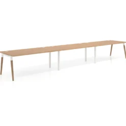 Mesa de oficina en continuidad Arki triple, patas de madera, fondo 100cm