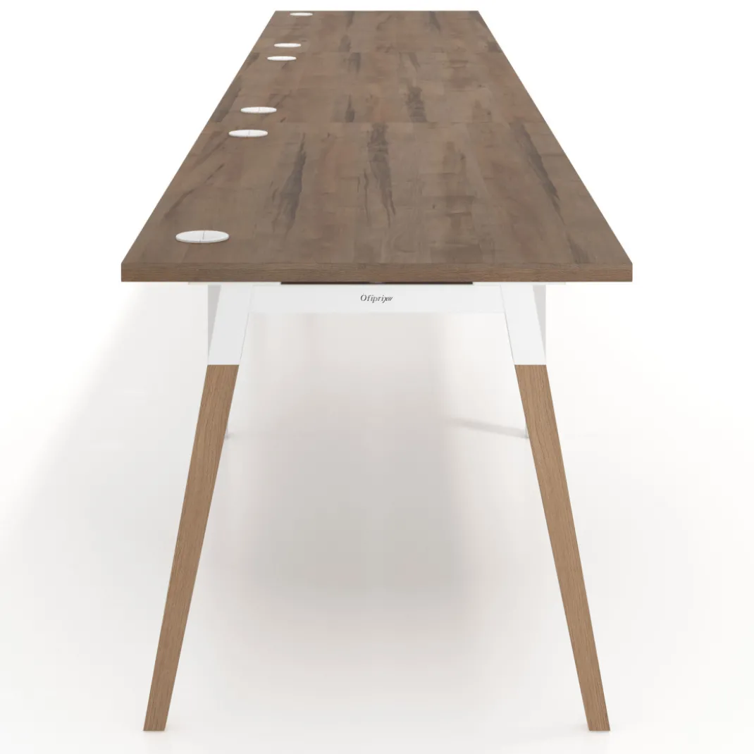 Mesa de oficina en continuidad Arki triple, patas de madera, fondo 80cm