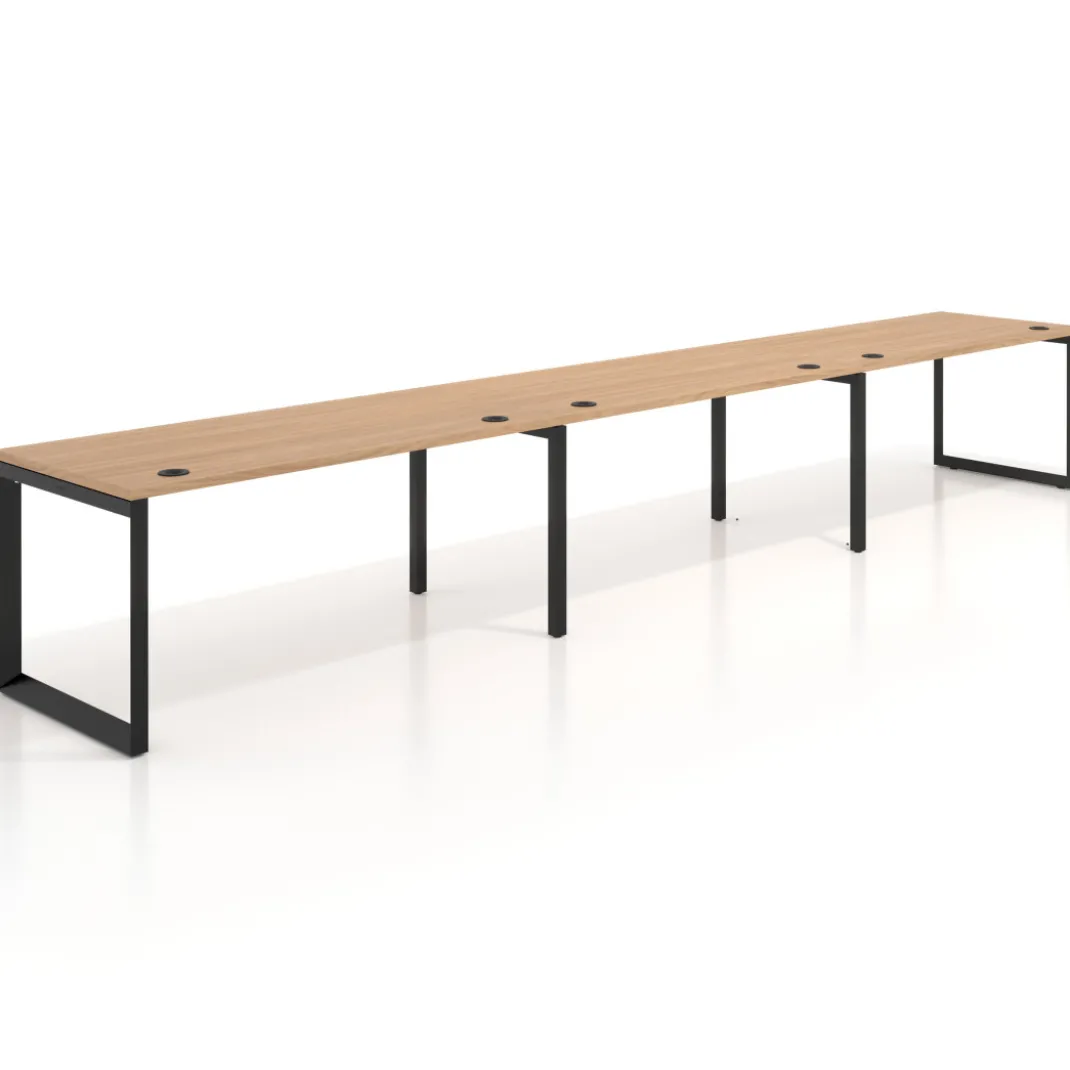 Mesa de oficina progresiva Delta triple, fondo 80cm, estructura negra