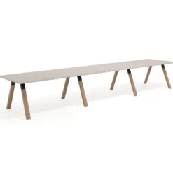 Mesa de oficina progresiva UvePro triple, fondo 100cm, estructura negra, patas de madera
