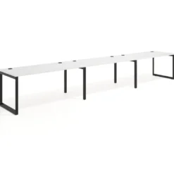 Mesa de oficina progresiva Delta triple, fondo 80cm, estructura negra