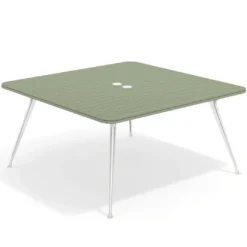 Mesa de reuniones Tekno, fondo 160, patas aluminio inyectado, estructura cromada