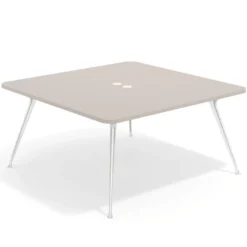 Mesa de reuniones Tekno, fondo 160, patas aluminio inyectado, estructura cromada