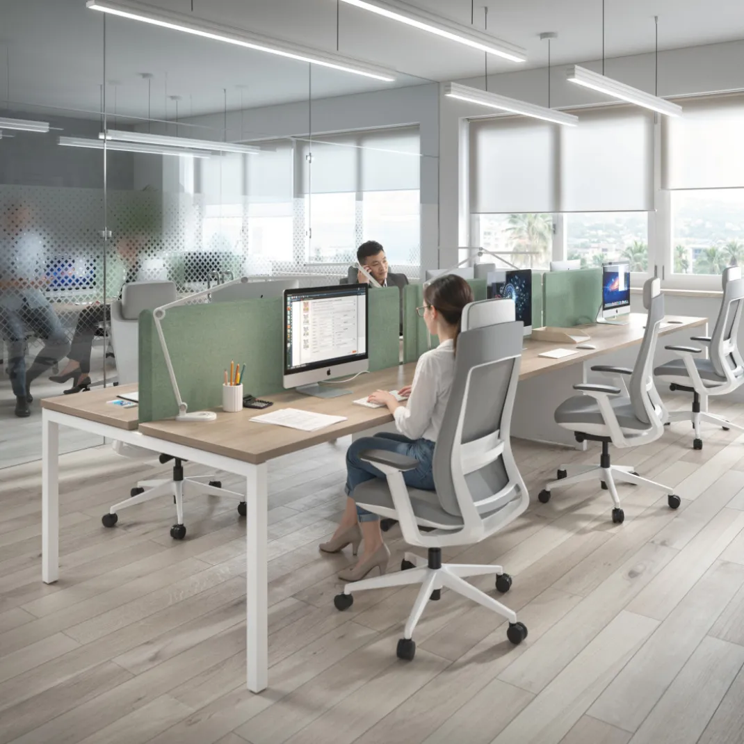 Mesa oficina multipuesto bench triple Kube, fondo 126 cm, estructura blanco