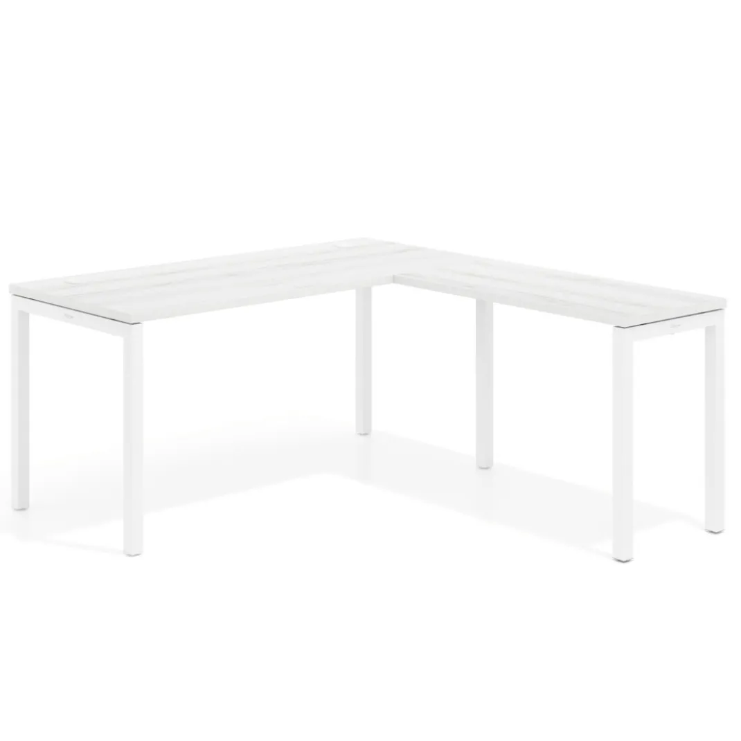 Mesa de oficina en L Kube fondo 68cm con ala estrecha, estructura blanco