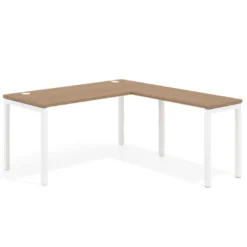 Mesa de oficina en L Kube fondo 68cm con ala estrecha, estructura blanco