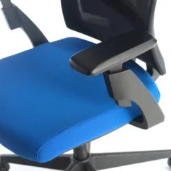 Silla de oficina Baron, reposacabezas, brazos 3D, red