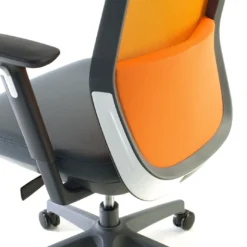 Silla de oficina Wind, respaldo ergonómico, brazos 3D, reposacabezas