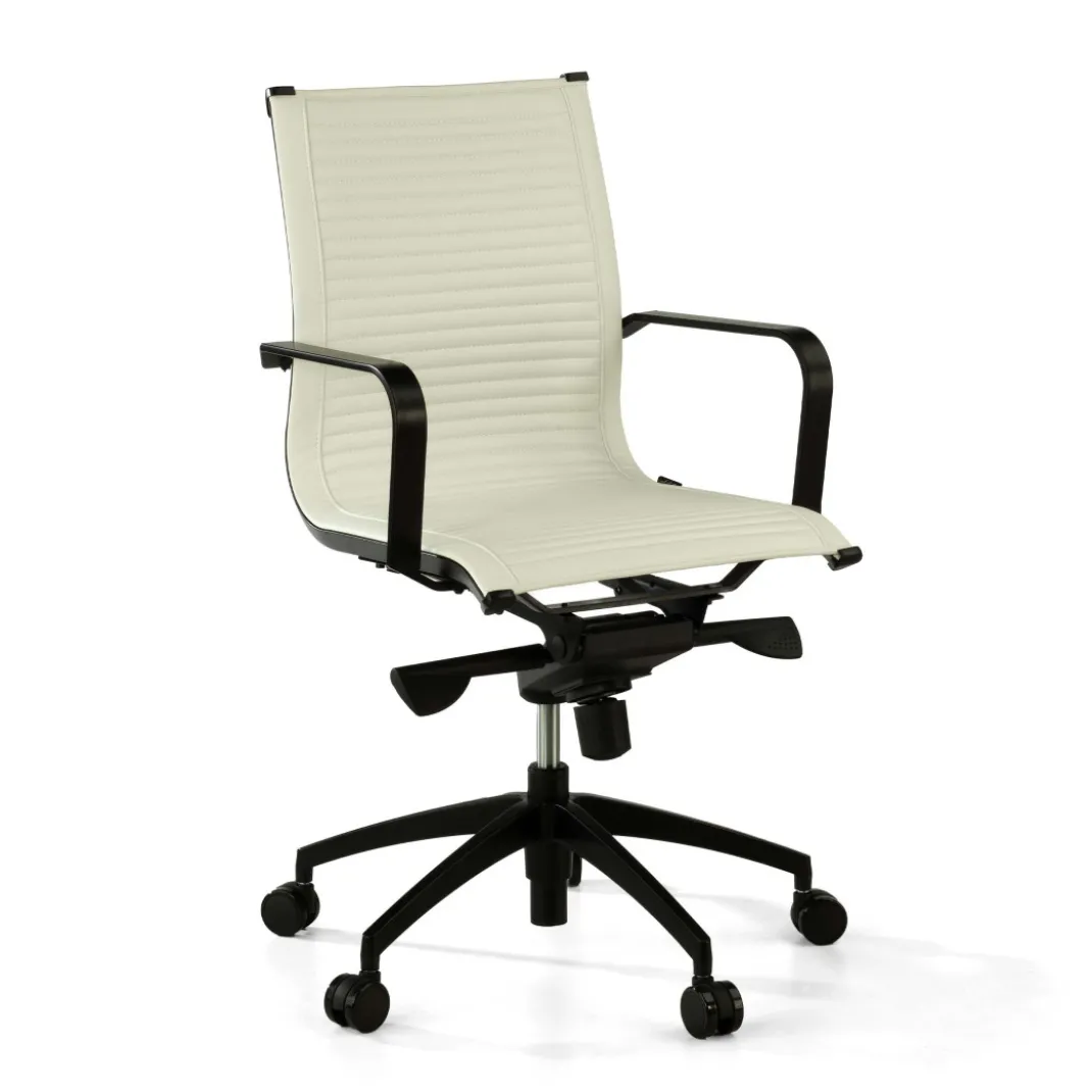 Silla oficina de diseño Croma, respaldo bajo, estructura negra