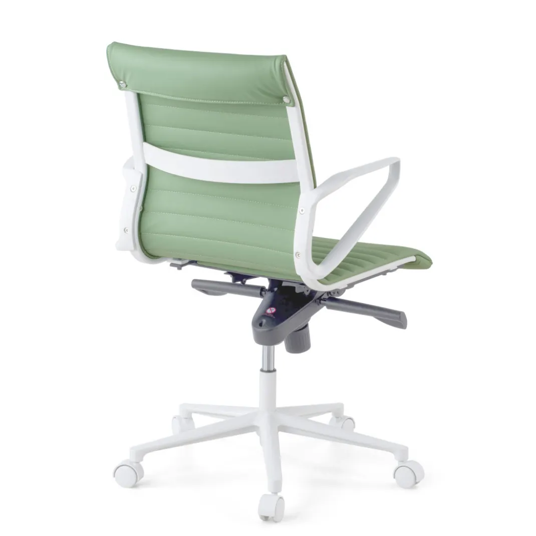 Sillón oficina Diseño Forli, estructura blanca, respaldo bajo, ecopiel
